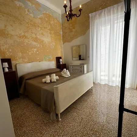 Le Stanze Di Gallolizio Bed & Breakfast 3*